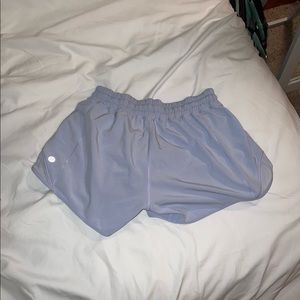 Lululemon hotty hot size 6 shorts low rise